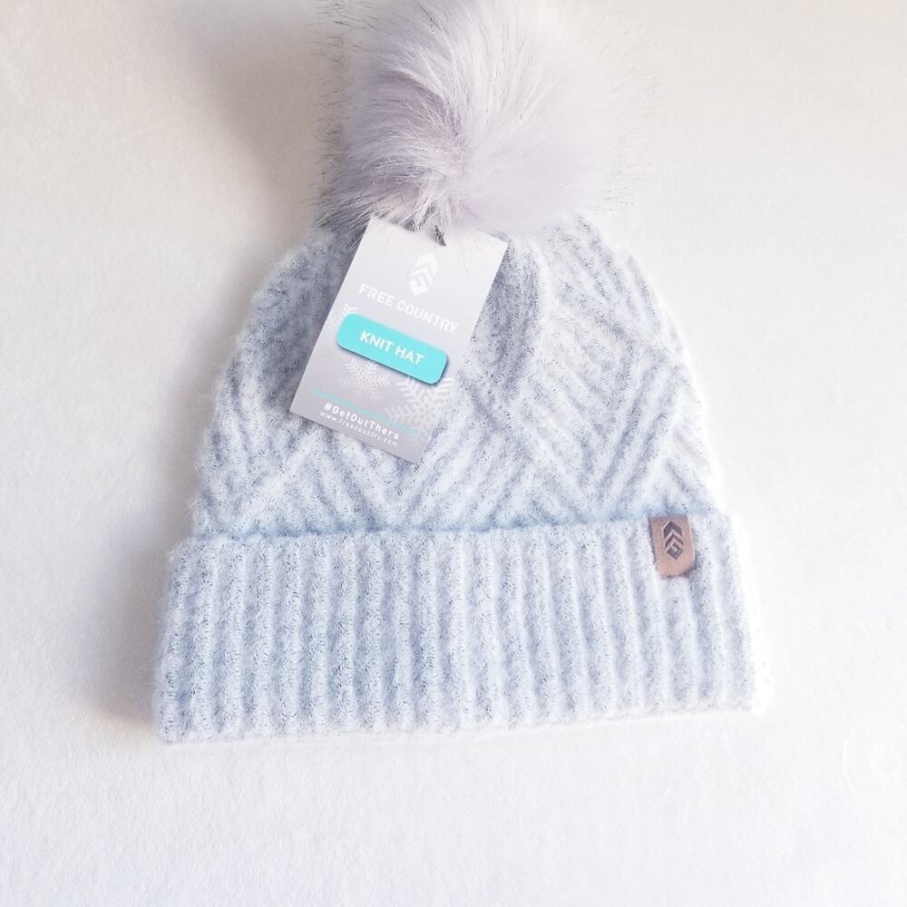 NWT Gray Cable Knit Beanie Hat Soft Ribbed Cuff & Pom Pom